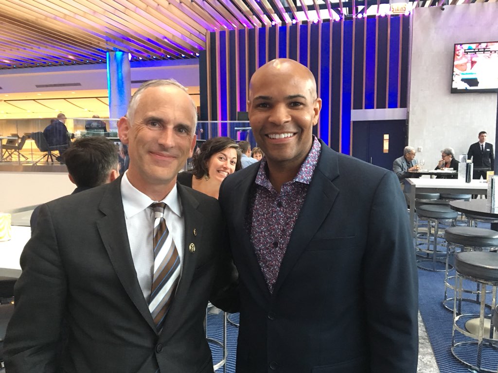 willgfinn's tweet photo. Honored to meet the Surgeon General of the US @JeromeAdamsMD at @AmerMedicalAssn meeting. @ASCP_Chicago #MembershipMovesMedicine https://t.co/OcnQGhLbph