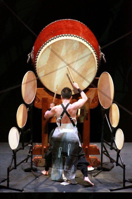 santa48713594's tweet photo. 『男の背中』
#photo #S .Oguma
#林英哲 #EITETSU #EITETSUHAYASHI
#TAIKO #太鼓 #最高峰 #レジェンド https://t.co/r19UP36H2O