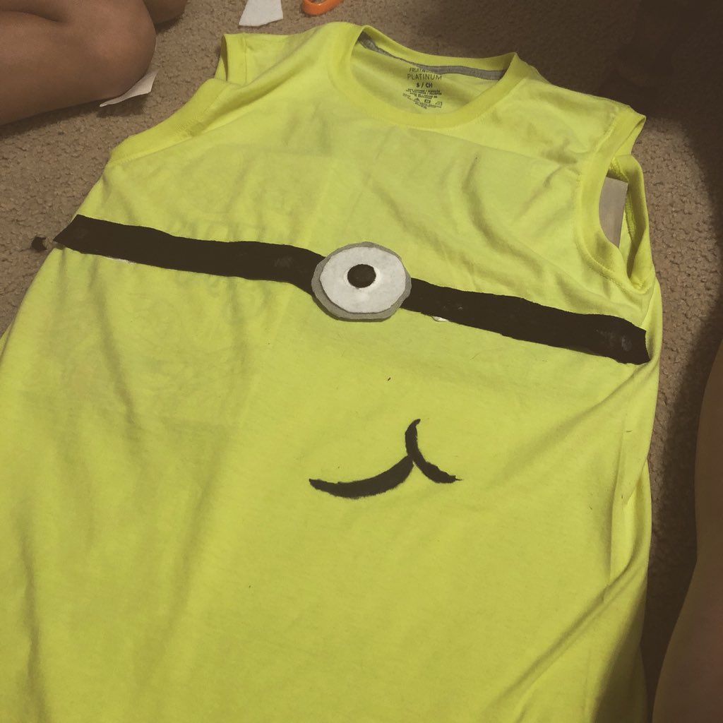 SusanMelbye's tweet photo. Making a Minion Shirt for the dunk tank! Hopefully it will stay together! #principalsinaction #elementaryshenanigans #momsasprincipals #nescougars #principalsofinstagram https://t.co/cQ4a9pFyKO