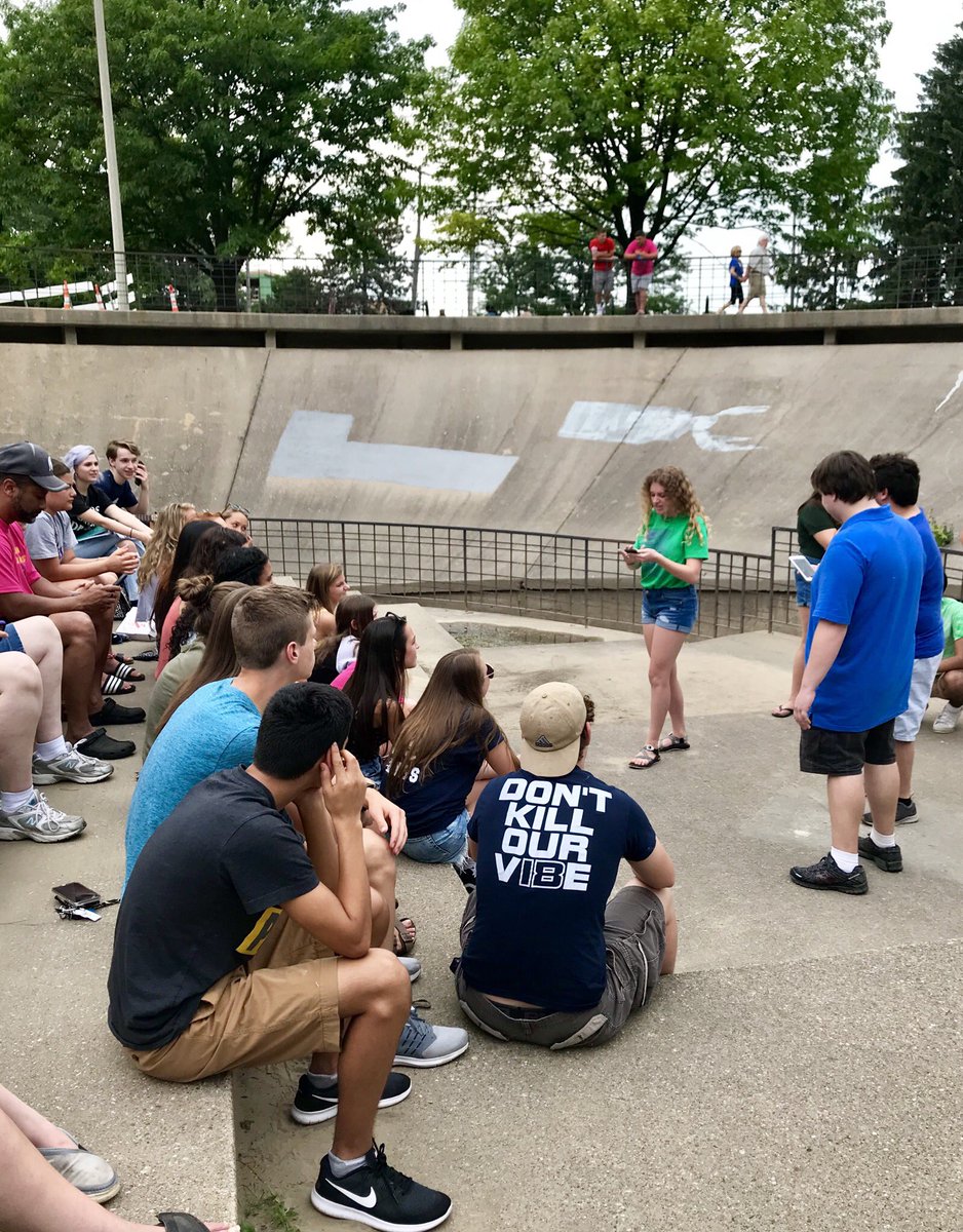 creativeOSI's tweet photo. Thanks to everyone who made Riverbash in Old Town a huge success. The event was a great example of “educational” placemaking. A festive, inclusive atmosphere and a celebration of diversity where student talent lead to economic prosperity. #schools #art #placemaking #thebashisback https://t.co/RPB4tmnsnK