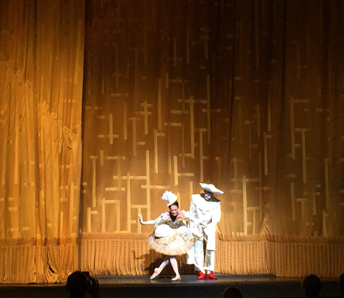 BalletdeCour's tweet photo. Can't wait to see Stella Abrera (seen here as the highlight of ABT's Harlequinade) this Thursday as Juliet. https://t.co/VxxmqEZGkR