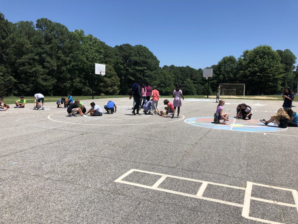 lizzessons's tweet photo. Post-testing, we hit the black top to demonstrate understanding of geography concepts. As younger Ss came out for recess and showed interest, big kids invited littles to help. ๐
@WCPSSElemScie + #5thGradeSS https://t.co/IbAPpR7o2w