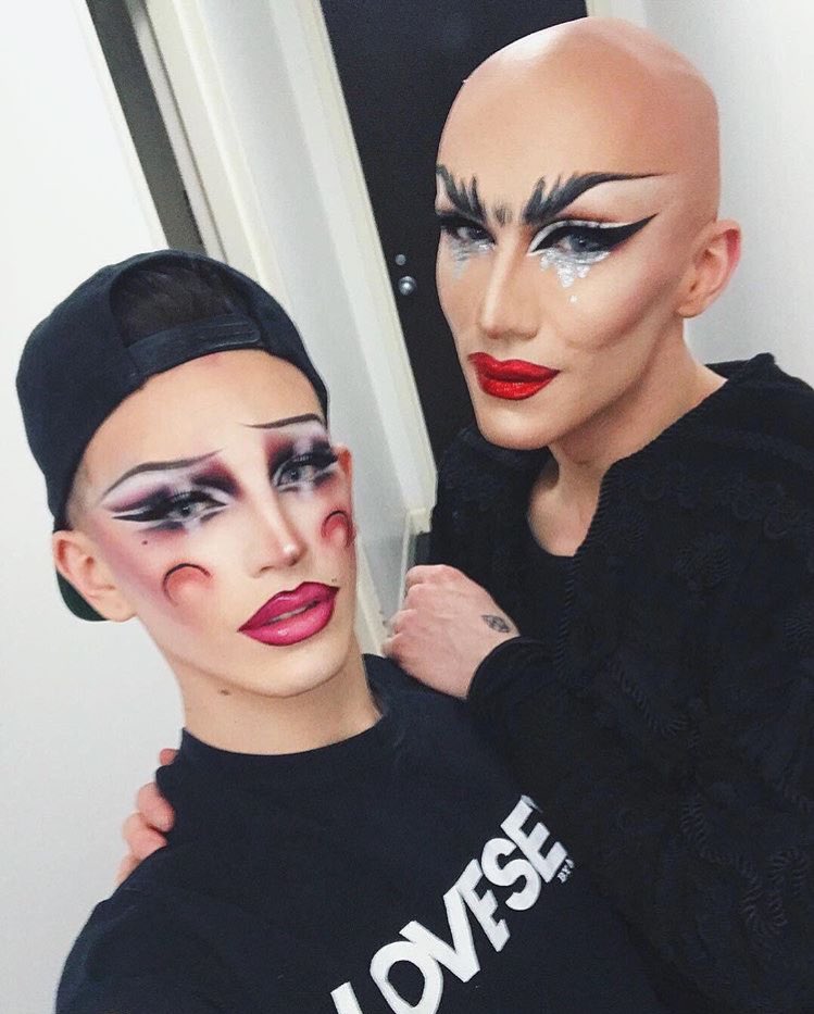 dailysashapics's tweet photo. so much talent in one pic https://t.co/sonjXnZM69
