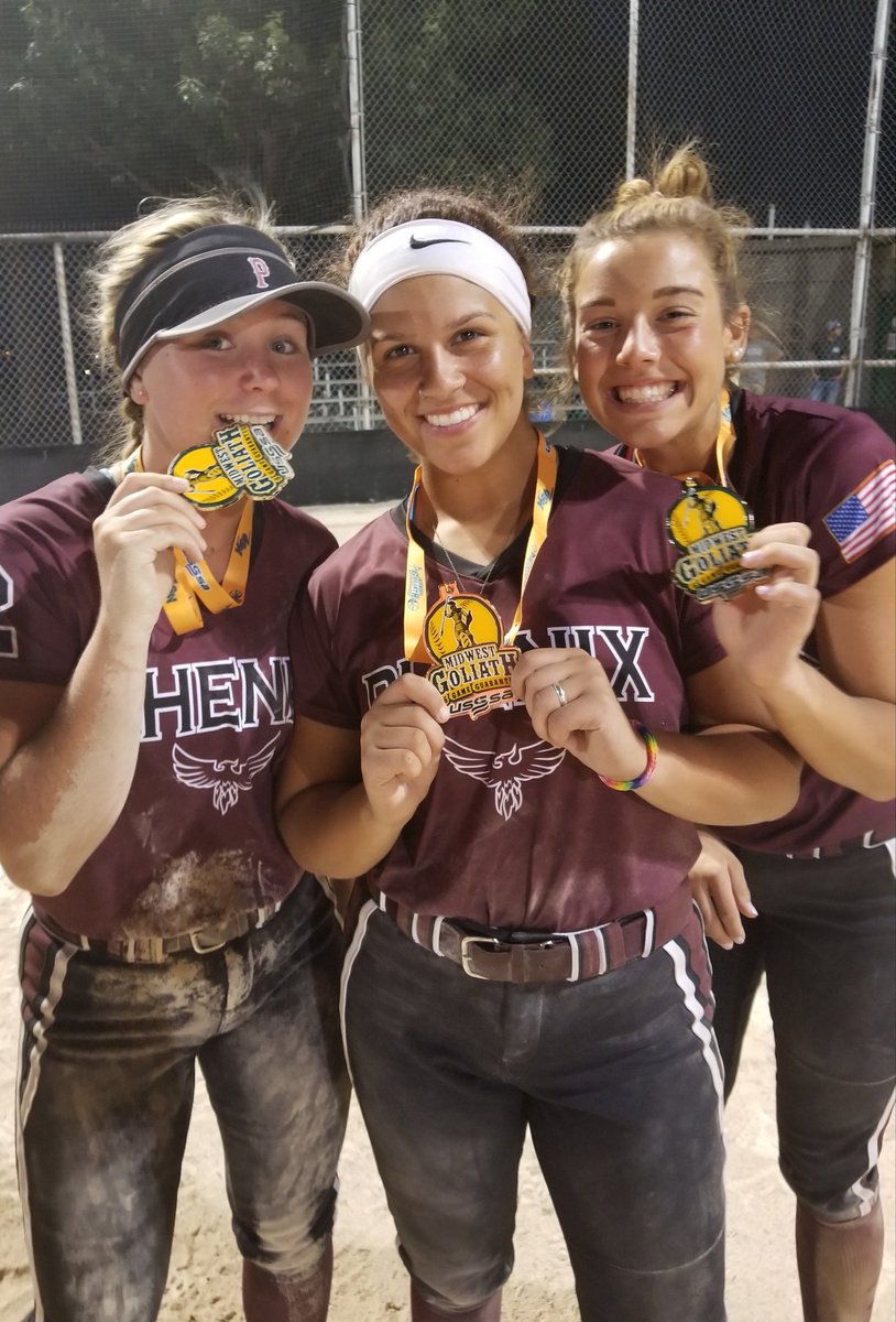 JusticeEffect's tweet photo. LawrencePhenix 18u Midwest Golathe Champs!!  @KTSA_2, @mhusman1 and GraceP! Good job ladies! https://t.co/7uLP6hDS1R https://t.co/6AhnMyhlqA