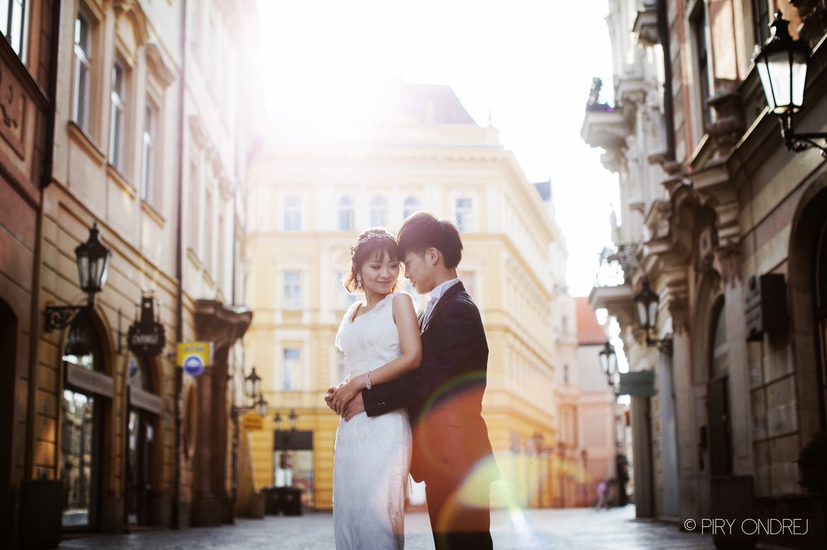 Ondrej No Twitter Morning In Prague Weddingabroad Weddingphotographerprague Weddinginprague ウェディングフォト ブライダルフォト 前撮り 後撮り ロケーションフォト プレ花嫁 卒花 結婚写真 結婚式準備 ブライダルヘアメイク ウェディングドレス