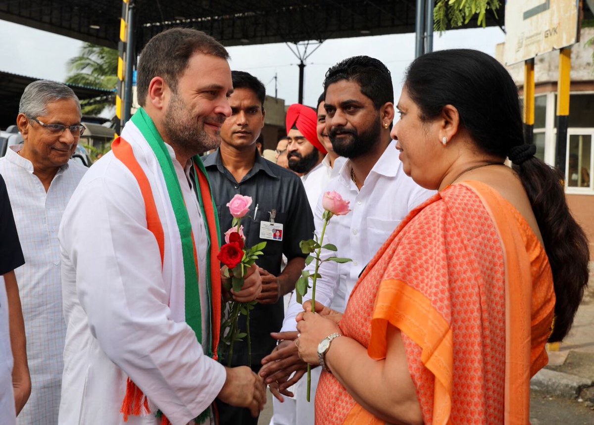 INCIndia's tweet photo. Congress President @RahulGandhi arrives in Mumbai. He will be addressing booth workers in the Mumbai later today. https://t.co/C9aqEnWG7Q