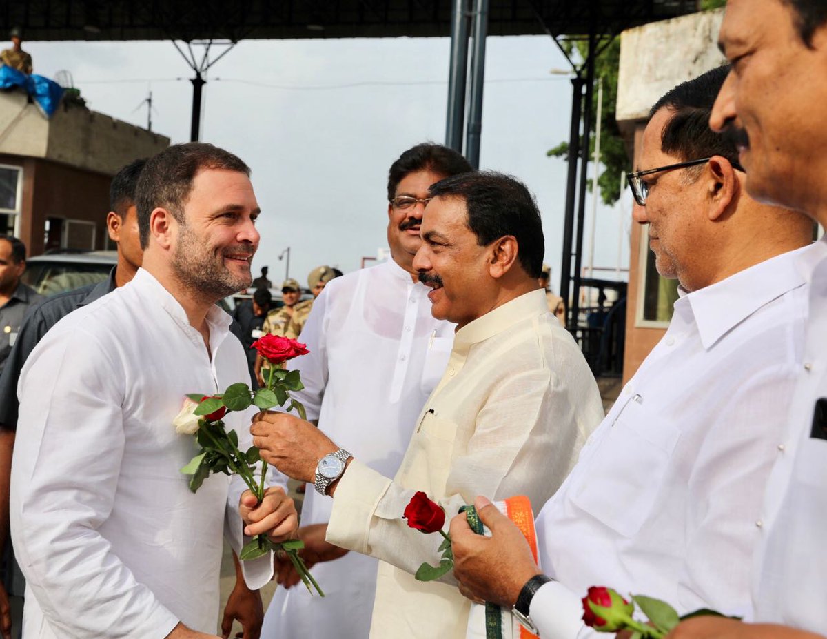 INCIndia's tweet photo. Congress President @RahulGandhi arrives in Mumbai. He will be addressing booth workers in the Mumbai later today. https://t.co/C9aqEnWG7Q