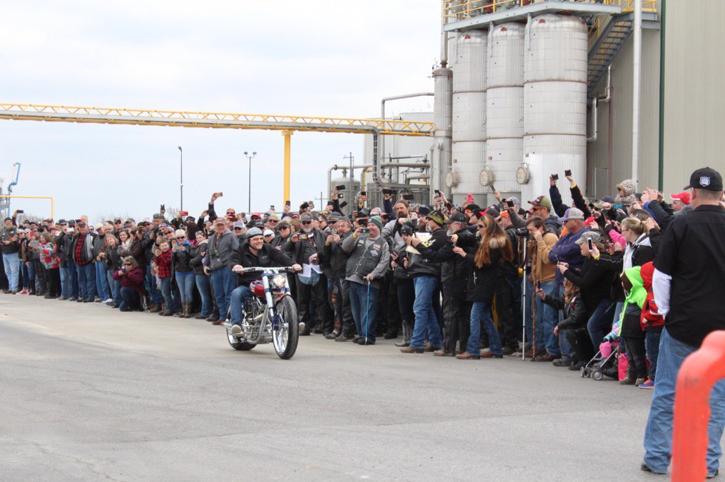 racheldgantz's tweet image. Check out this reveal by @WhereIsPaulJr of the custom #bike! #fuelyourknowledge