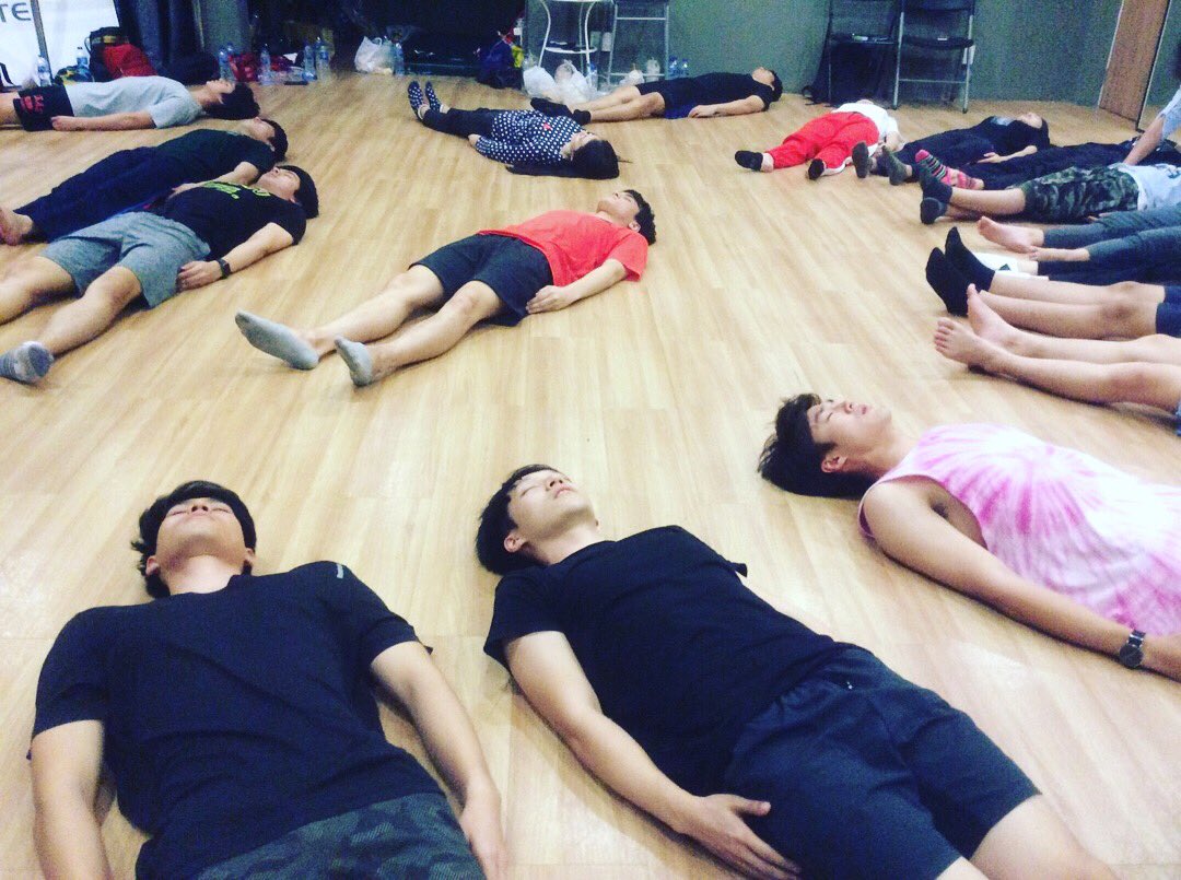 PrinceOfZodiac1's tweet photo. เหนื่อยก็พัก แล้วลุกขึ้นมาสู้กันต่อไป #ทำตามความฝันตัวเอง
#PrinceOfZodiac
#zodiac
#เจ้าชาย12ราศี
#โรงเรียนปั้นศิลปินzodiac
#ZIE
#jamsai
#bwelldrink
#labwhite
#wearemodel
#gmcstyle #gmcstyletailors
#makeupstorethailand #makeupstore
#dantethailand #ยาสีฟันdante https://t.co/wfMvucu49O