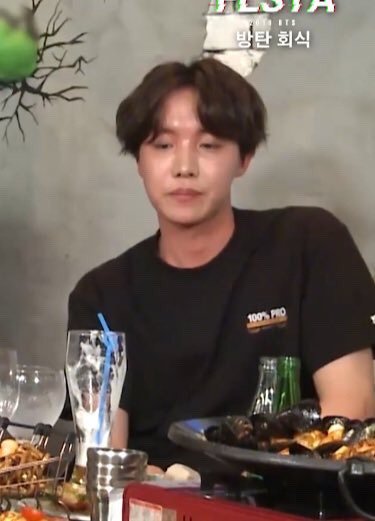 laughkpop's tweet photo. the 4 stages of going out drinking https://t.co/O4zR4B9Cc2