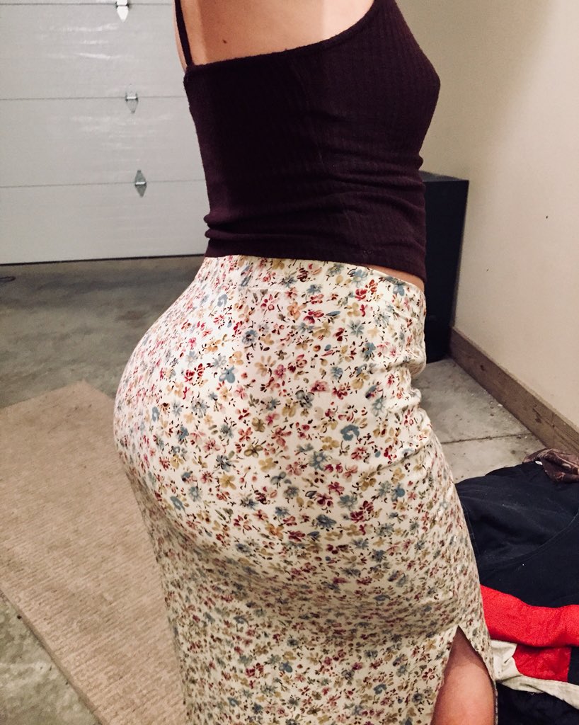 fanneepack's tweet photo. idk what i did to deserve such an ass but g bless ๐๐ผ #bodyposi #bootyposi https://t.co/frnrbwZXtf