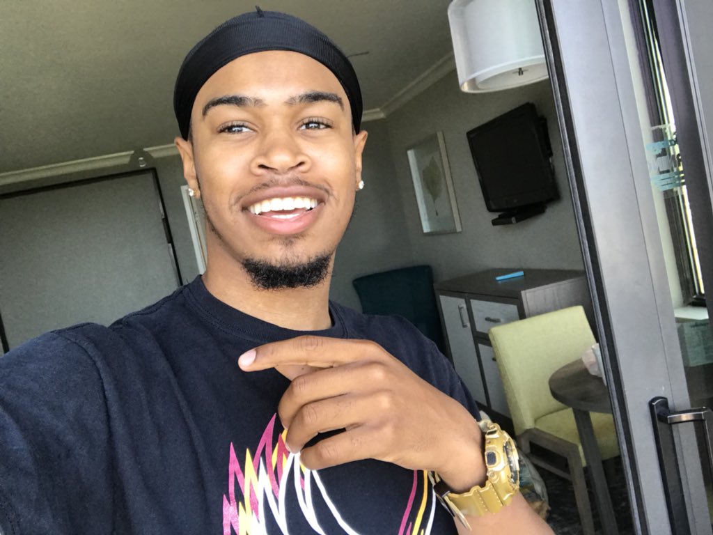 _OfficialTyrell's tweet image. #whoswhoNCCU
Tyrell / Ty 🤘🏽
#NCCU19
Mass Comm major 🗣
SAB (come join)
I cool af, always open to meet people and hmu if you have questions. More than likely I can help or know someone who can.

#SingleAsf