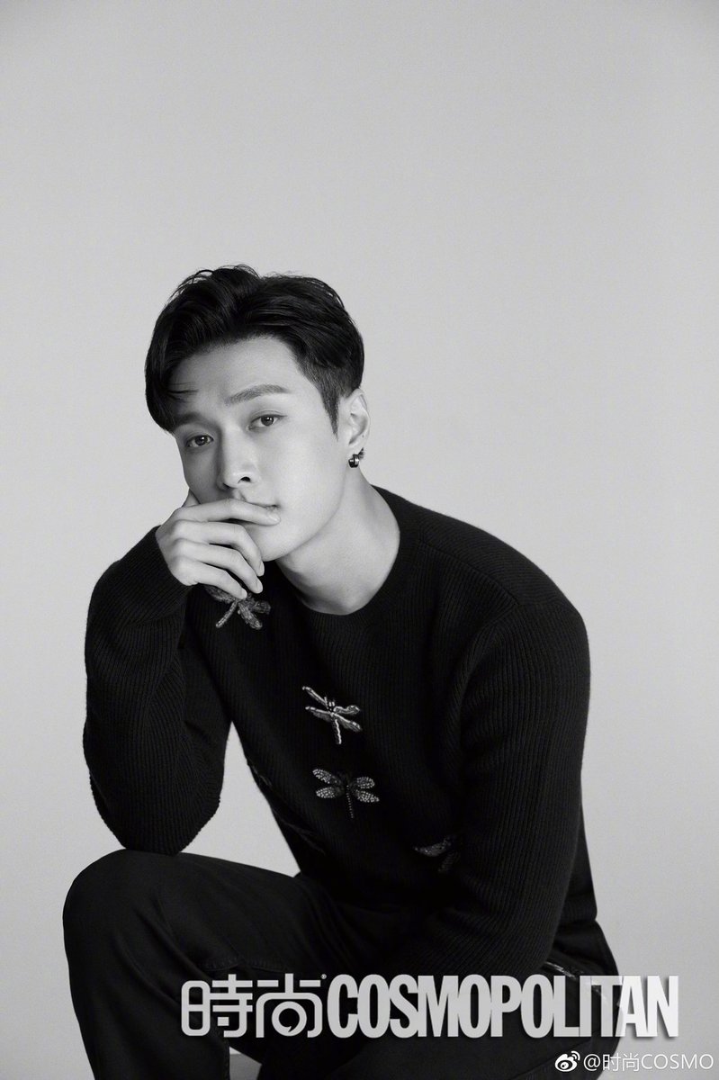 EXOfanbase_Int's tweet photo. [UPDATE] 180612 时尚COSMO Weibo update - LAY

#EXO #엑소 @weareoneEXO https://t.co/mI7xcwVygB