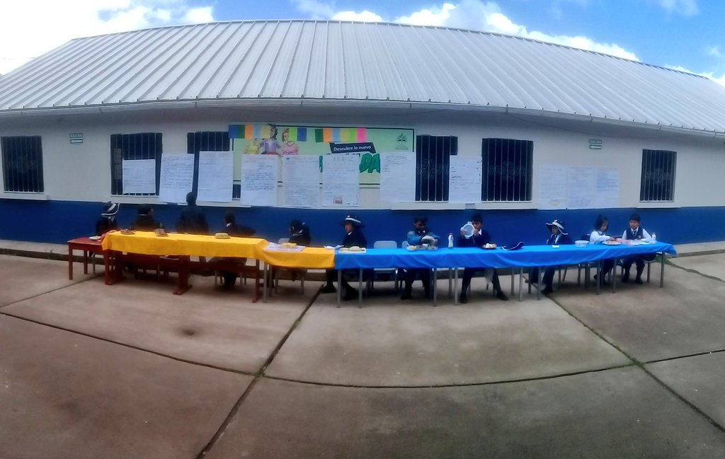 DiemerPro's tweet photo. Comida saludable con los estudiantes de tercer grado 👉😎☝👐👐🎉🎉🎖🎖
@ColAdvSicuani https://t.co/V5lykobCC3