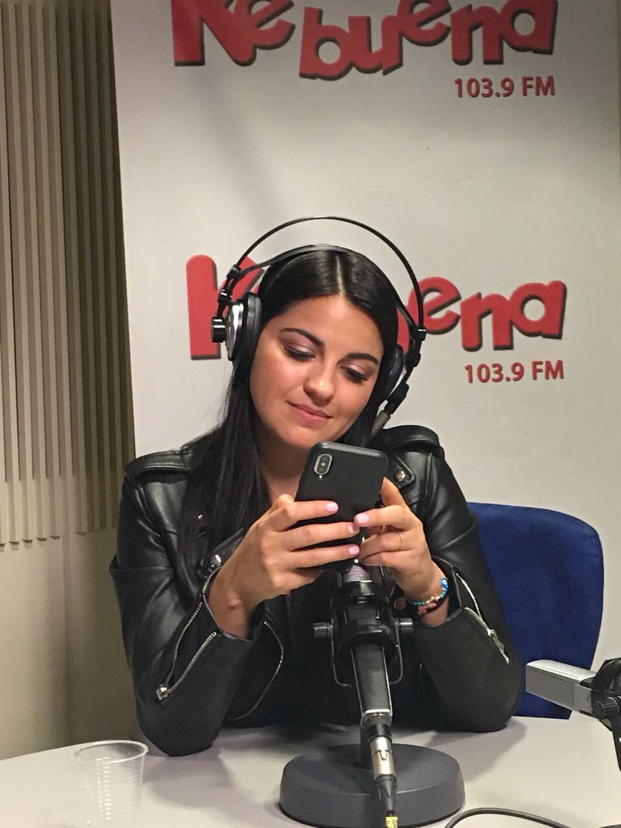 warnermusicmex's tweet photo. Estamos muy contentos de saber que a @MaiteOficial le está yendo increíble en #España con la promoción de su sencillo #ComoYoTeQuiero y #QuiénEsEse ft. @carlosbaute &amp; @Juhnelallstar 🙌🏻💖🔥 ¡Bravo! https://t.co/g500WFFBXt