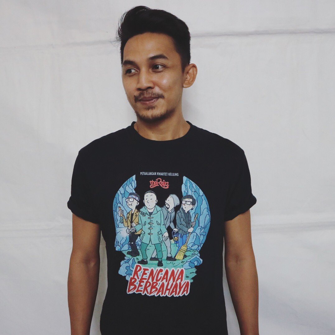 TheRainBand's tweet photo. Hari terakhir pre-order #RencanaBerbahaya Official T-Shirt!
Silakan whatsapp ke #TheRainMerchStore di 0878 7791 4949.
Jabat erat! https://t.co/r5A0T1HAkq