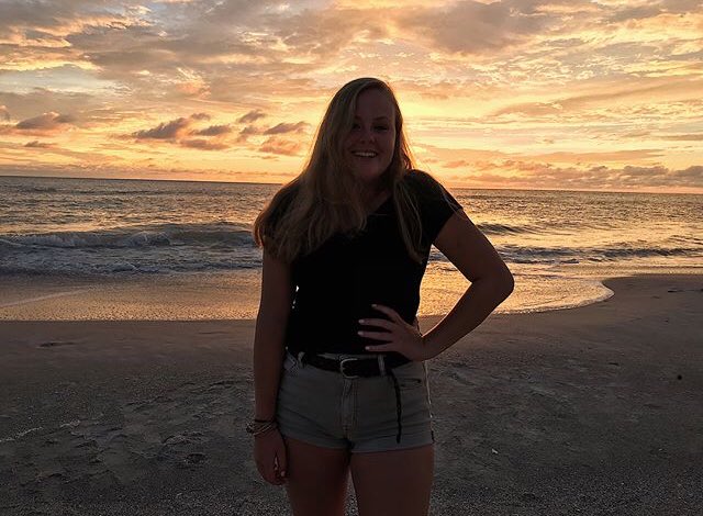 AXOUIUC's tweet photo. Basking in those summer sunsets https://t.co/N0ls65OfUo