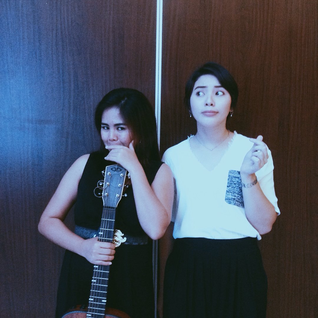highhelloph's tweet photo. May bestfriend na kaming dentista!! π
-
Congrats Dra. @LianneCawaling ππ matagal tagal din kaming di nakatugtog kaya ang saya na sa thanksgiving party mo kami nakatugtog ulit π
-
#HighHelloPH #HighHello #HHPH #TagaLittlehideout #MulaPalawan https://t.co/UQjtr1VIHz