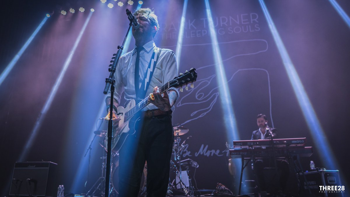 LoudsoundM's tweet photo. Missed out on @frankturner's show in Atlanta? No worries! Click on our link to check out a full review and plenty of photos. Enjoy!

https://t.co/MMeeyYlu05

#BeMoreKind #FTATSS #FrankTurner #FrankTurnerAndTheSleepingSouls #BeMoreKindWorldTour @TabernacleATL https://t.co/oeJZVFMsVT