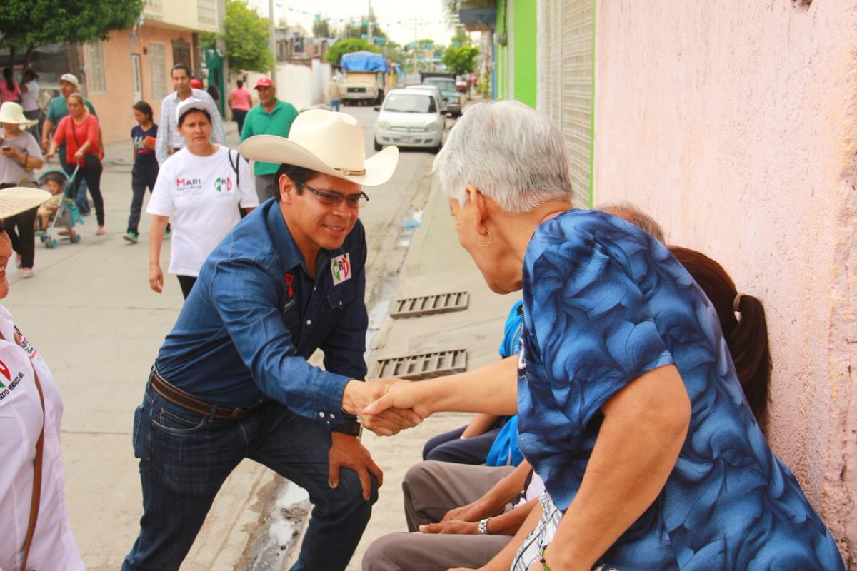 antoniososalo's tweet photo. Con nuestro trabajo vamos a renovar el #Dtto02, respondiendo a las demandas de la sociedad.

En #JoséSixtoVerduzco me comprometí a poner atención a los temas más sensibles y que inciden directamente en el desarrollo de las familias #ASLO https://t.co/M7JZ77PklD