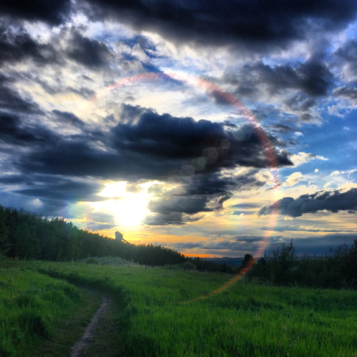 jtradke72's tweet photo. Two wheel adventure night! #paskapooslopes #outdooradventure #rightinmybackyard #yyc #yyclife #yycliving #calgary #403 #yycviews #calgaryviews #yycphotos #yycphotography #capturecalgary #captureyyc #yycnow #shareyyc https://t.co/qridg5ENdS