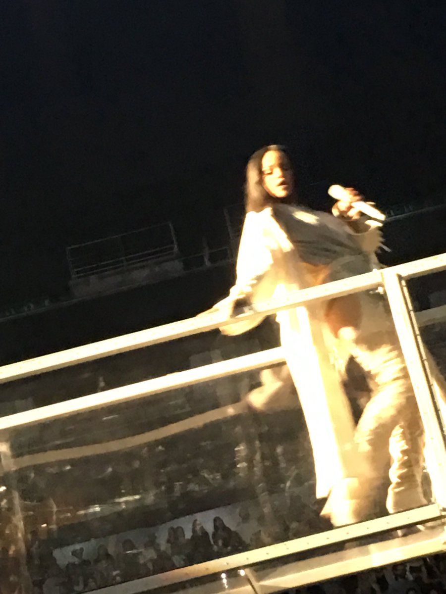 shelbieb0312's tweet photo. Best night ever @rihanna come back to SLC!!! #twoyearslater #bestnightever #i❤️uRiRi https://t.co/Xe1OtMYqzm