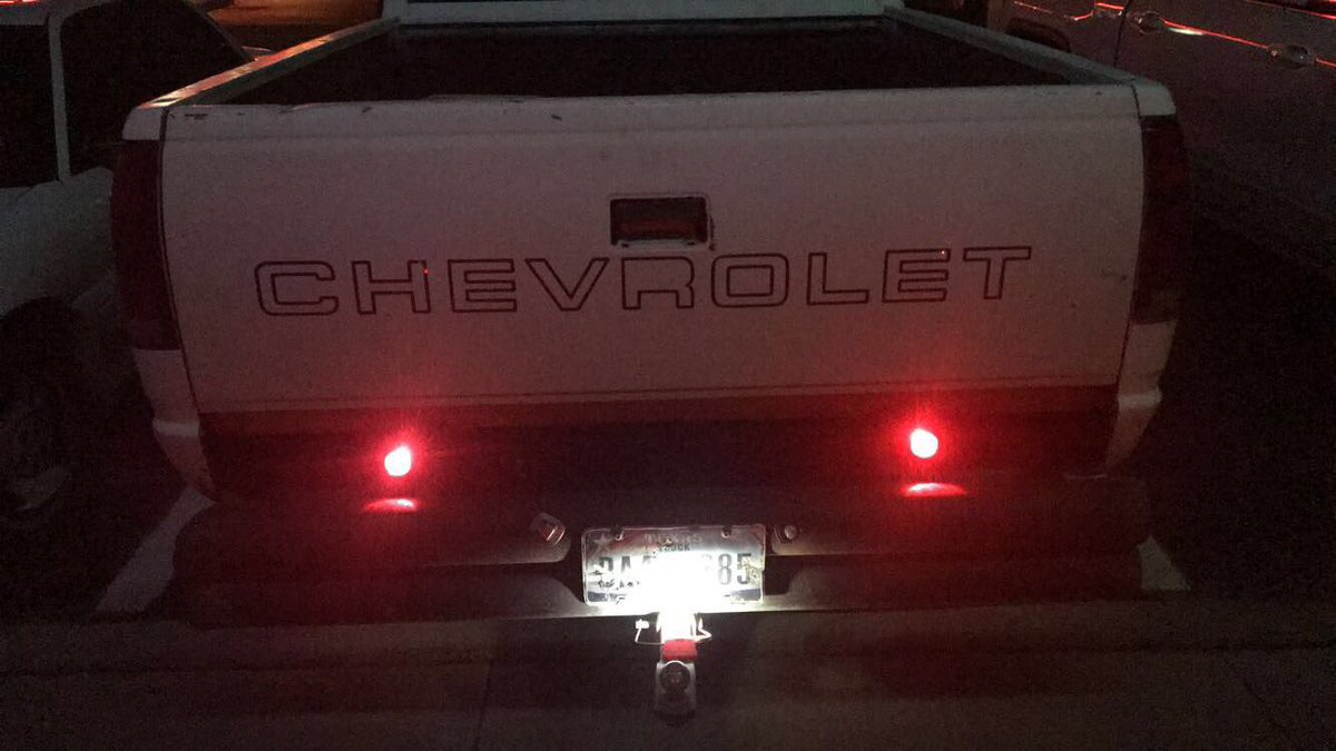 The_Denim_Dan's tweet photo. Two cheap flashlights, a couple tip ties and a red sharpie make great tail lights. Incase yours decide to bite the built like mine did. #AfroEngineering https://t.co/j3y3Xfuaef