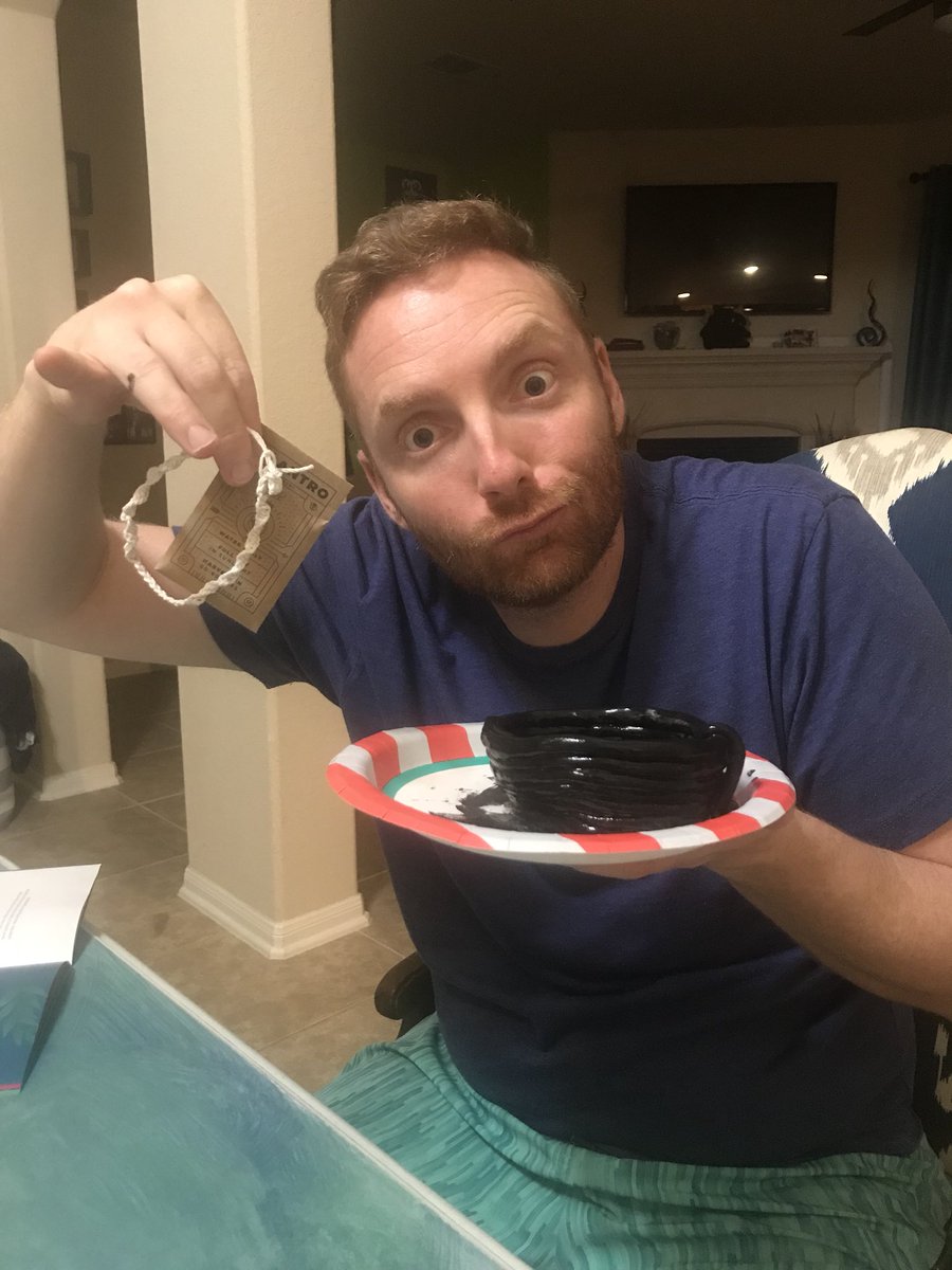 yacky5's tweet image. Enjoying our Datebox with some homemade pots to plant some basil and cilantro and our #throwback @camptalltimbers style friendship bracelets ❤️👌🏻🤣😘 #getdatebox