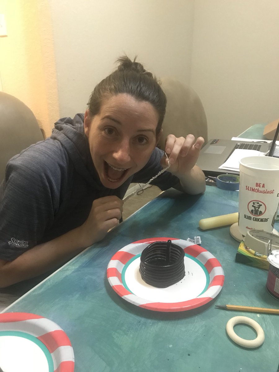 yacky5's tweet image. Enjoying our Datebox with some homemade pots to plant some basil and cilantro and our #throwback @camptalltimbers style friendship bracelets ❤️👌🏻🤣😘 #getdatebox