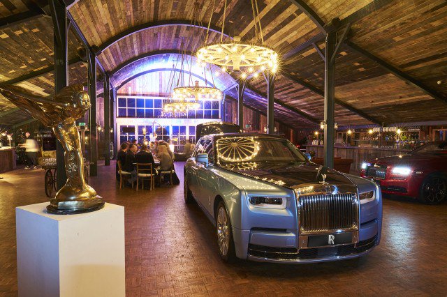 TalkAboutCars1's tweet photo. Rolls-Royce hosts a Cars and Cognac event https://t.co/VU8N1DL2Ft https://t.co/yRIYYDiuRf