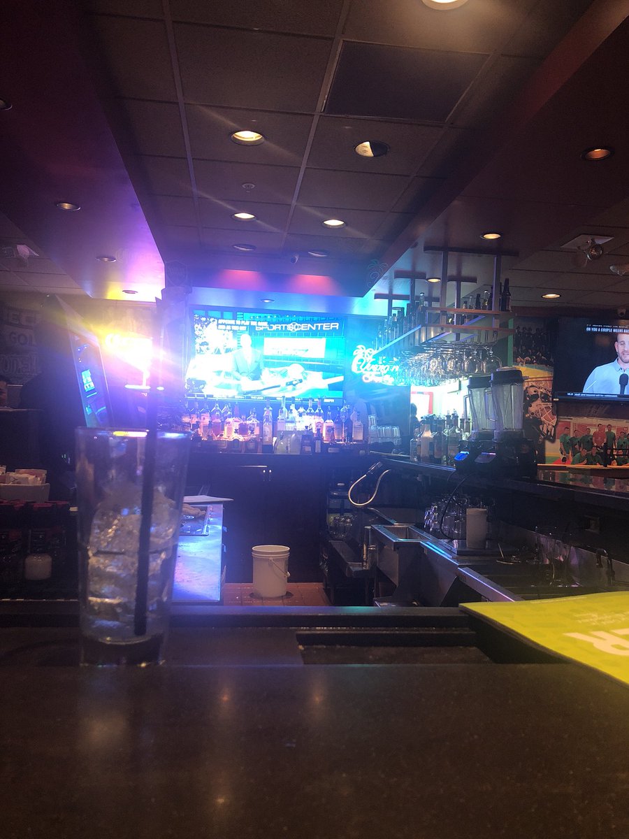 dispatch_911_'s tweet image. One of those shifts where you get off and head to the bar 🙄😒