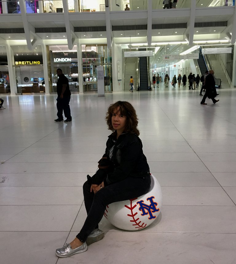 Forever Mets Fan...💙⚾️🔶🔷
World Trade Center station ...😁
#lgm #wtcstation #nyc #myteam #worldtradecenterstation #manhattan 
@mets  #ilovemets