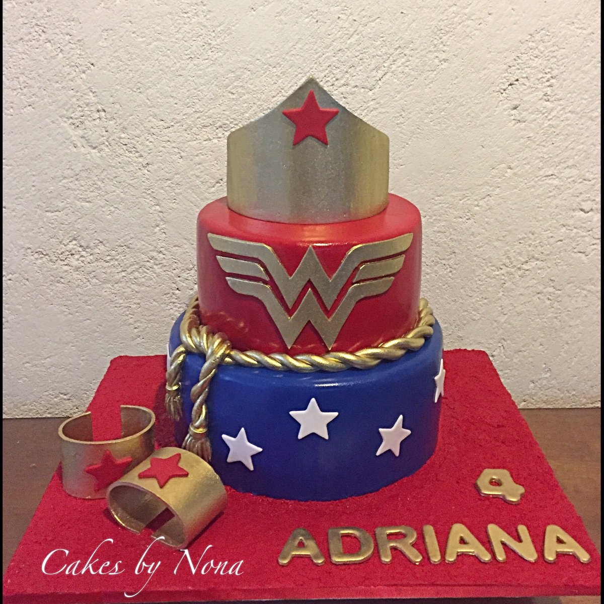 Cakesbynona у Твіттері: «Wonder Woman themed bday cake mujer maravilla # mujermaravilla #wonderwoman #wonderwomancake #pastelmujermaravilla #cake  #cakesbynona #cakesbynonamex #customcakes #cakedesign #cakedecorating  /7jtlZIzw4V» / Твіттер