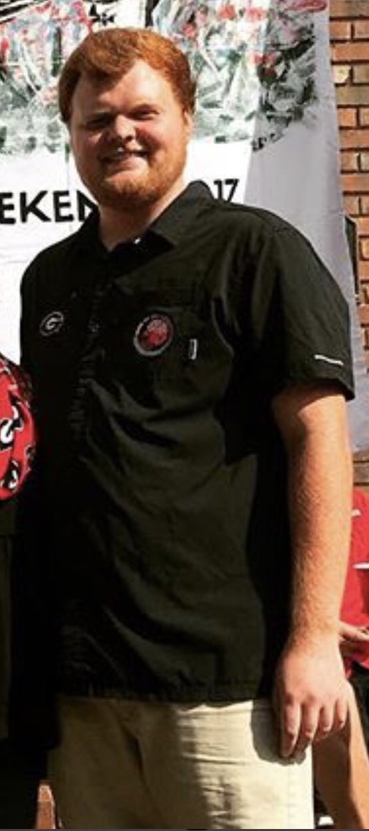 kaypee97's tweet photo. Please help me out, this red-headed slam piece says if I can get 1000 rts he’ll let me give him a mullet https://t.co/CmJURmO8J0