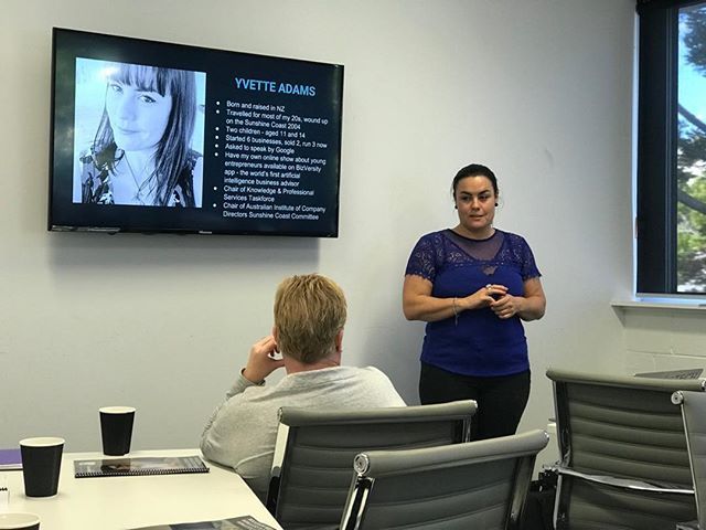 FIREUP_Coaching's tweet image. #creativecollective #letsfireup - learning digital strategy from Yvette thx ift.tt/2MhedWC