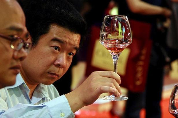 PaulRomanoCA's tweet photo. La Chine devient l’eldorado et le marché le plus dynamique du monde du vin 🍷https://t.co/3K7rMg9QpH https://t.co/8xRDXuNfJz
