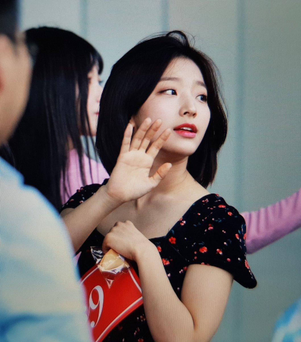 Sam5Oll80's tweet photo. 180612 프로미스나인 더쇼 미니팬미팅 프리뷰

#프로미스나인 #fromis9 #픎 #이새롬 #새롬
#이채영 #채영 #송하영 #하영 #박지원 #지원 https://t.co/nbOlzy6WoO