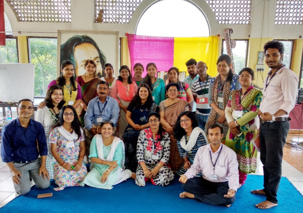 shreyjay's tweet photo. Accomplished #Shraddha Teachers' Training Program in our beautiful Agartala SSRVM! Teachers @ssrvm r committed to #DeepenTheRootsBroadenTheVision thru #JoyfulLearning &amp; #UniqueMethodology
Kudos to TeamAgartala for splendid #cbseresultsclass10
 #Sanghchdhwam 
Gratitude @SriSri 🙏 https://t.co/WDOst0NdNN