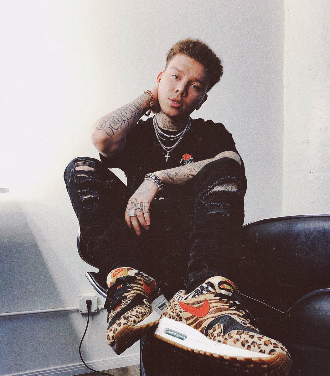 PHORAONE's tweet photo. Everything will happen when it should.. https://t.co/iU25wxP1By