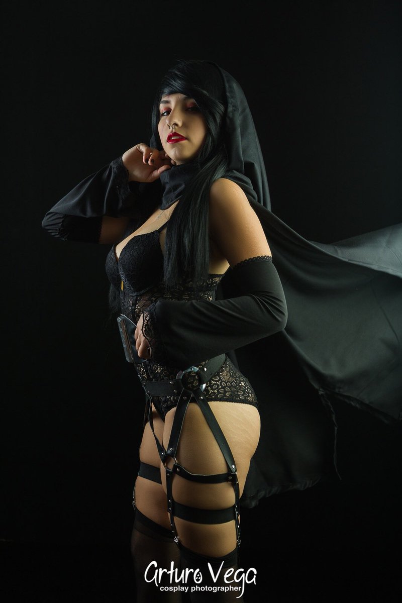 TwistedSquirre1's tweet photo. Rule 63 Kylo Ren by super talented @vegaart and @x_tanooki #cosplay #cosplayerlife #sexycosplay #starwars #rule63cosplay https://t.co/t7FM41luHf