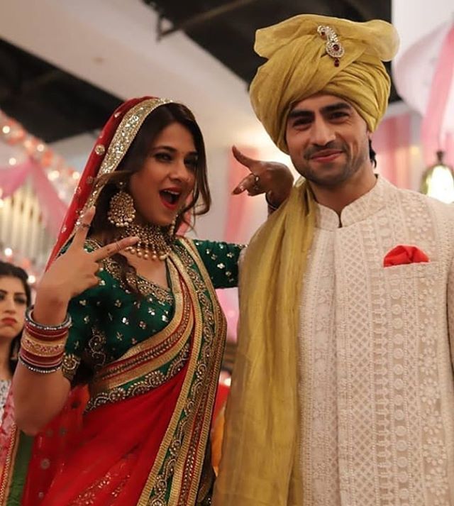 EventilaIndia's tweet photo. Ain’t these the perfect sisterofthebride and brother of the bride look? We are in love with @jenniferwinget1 bubbly and @harshad_chopda looks. Comment if you are in love too! 😍😍😍
.
FOLLOW @eventilaindia for #allthingswedding .
.
.
#celebrity #sistero… https://t.co/EvoKyi47SG https://t.co/6sJ876dmuw