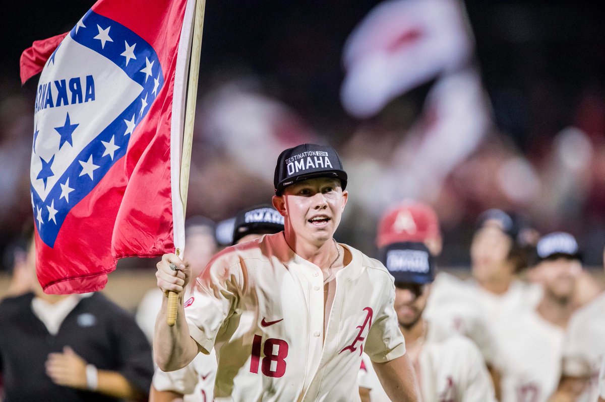hestonkjerstad's tweet photo. HOGS ARE GOING TO OMAHA 🐗 https://t.co/iJzN2shiZt