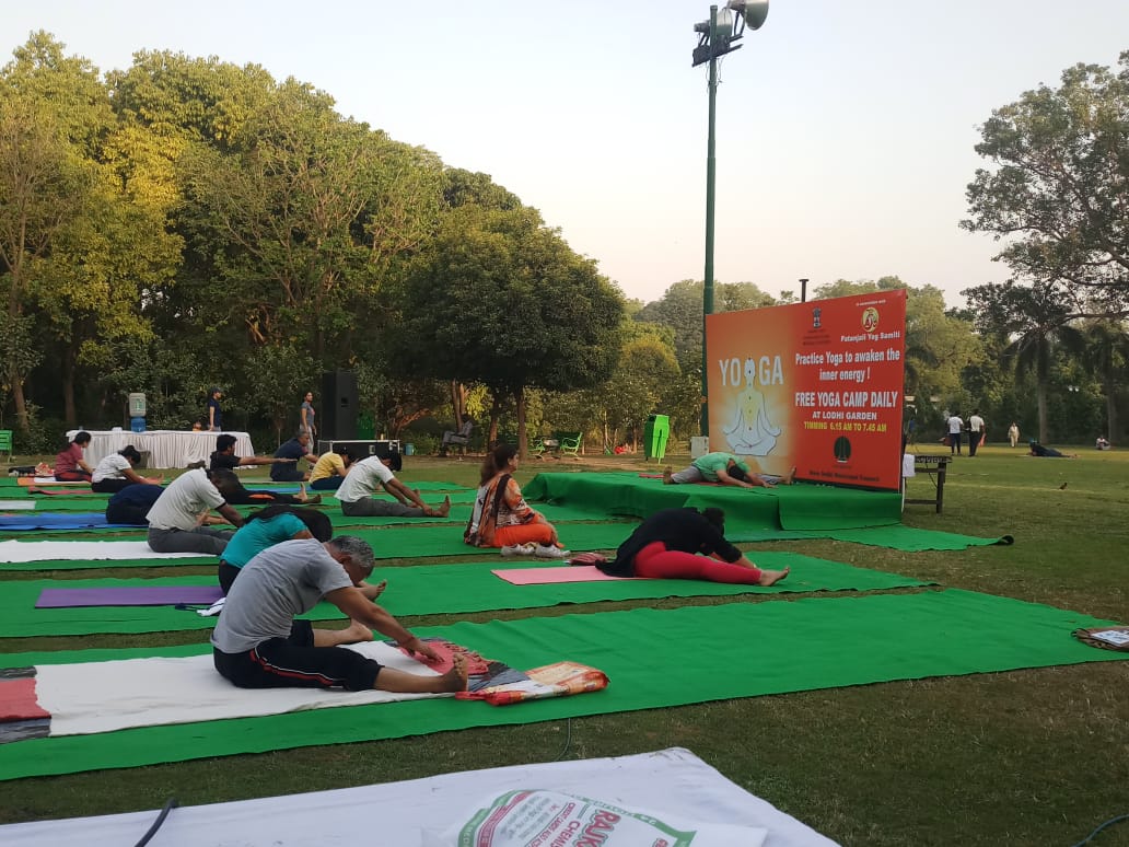 tweetndmc's tweet photo. #NDMC is organising #yoga camps as part of a build-up programme for the fourth #InternationalDayOfYoga on June 21. The camps are held at Talkatora Garden, Nehru Park and Lodhi Garden daily between 6.15 a.m. and 7.45 a.m. #SwasthRahoMastRaho #SwasthNDMC #HealthierGenerations https://t.co/AmdZK3xf53
