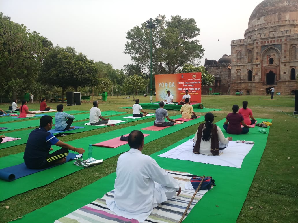 tweetndmc's tweet photo. #NDMC is organising #yoga camps as part of a build-up programme for the fourth #InternationalDayOfYoga on June 21. The camps are held at Talkatora Garden, Nehru Park and Lodhi Garden daily between 6.15 a.m. and 7.45 a.m. #SwasthRahoMastRaho #SwasthNDMC #HealthierGenerations https://t.co/AmdZK3xf53