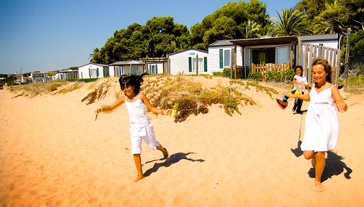 Gaudiu d'un Cmaping a Peu de Platja a Tarragona! 

laspalmeras.com