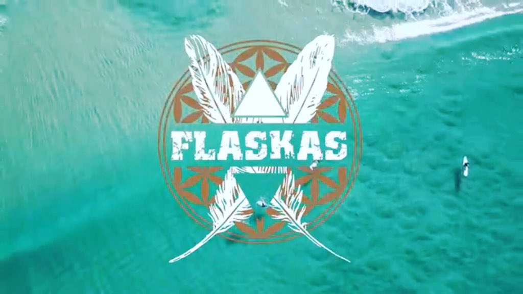 flaskasmusic's tweet photo. Our new single 'Afterglow' launched Monday with a groovy video clip that features our beautiful Sunshine Coast . Enjoy and please share your feedback 🤘

https://t.co/km8EJXCuz5 https://t.co/qVDnNkmUy8