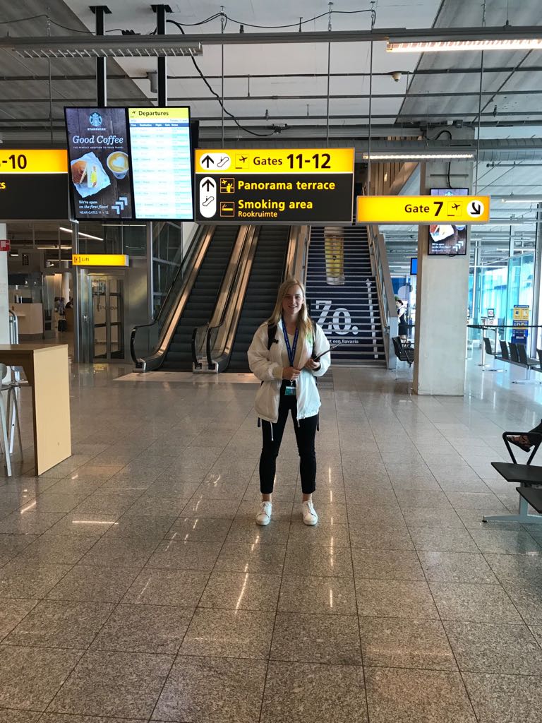 Markteffect's tweet image. We zijn weer aan het enquêteren op @EINairport! In opdracht van het #Airport voeren we een onderzoek uit, waarmee zij hun dienstverlening nóg beter kunnen afstemmen op de wensen &amp;amp; behoeften van de passagiers. #marktonderzoek #Markteffect