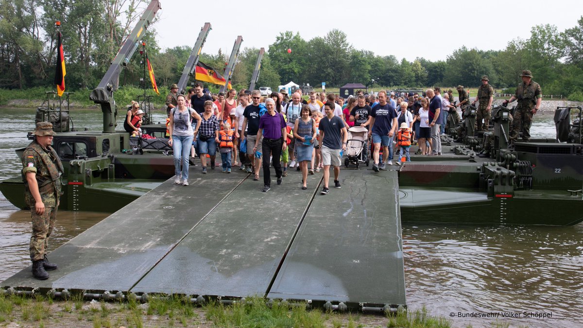 GermanyNATO's tweet photo. #ICYMI: 🇩🇪#Bundeswehr 4th annual Open Day drew around 220,000 visitors to 16 different locations all over Germany. #TdBw18 More on 
https://t.co/nqT3b6wrsv https://t.co/haFtr83p9x