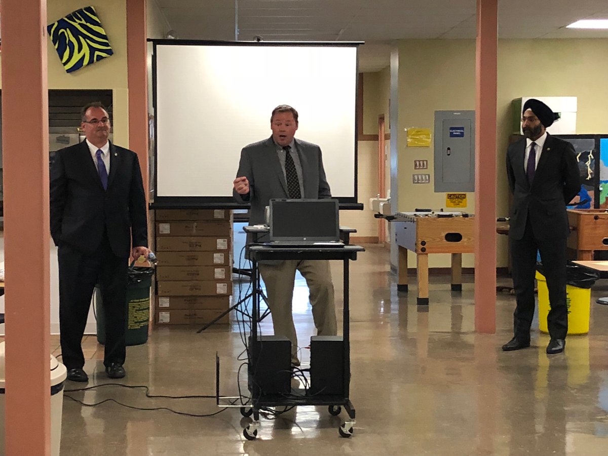 timviands's tweet image. It was an honor hosting NJ Attorney General Gurbir Grewal and Mercer County Prosecutor Angela Onofri at The Newgrange School as part of the Safe Stop campaign @MercerCoPros @NewJerseyAG #SafeStop