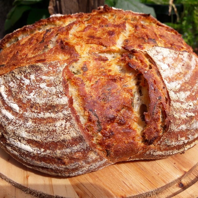 Ivycottagebaker's tweet photo. Doesn't need description,just golden beautiful #fresh #sourdough #realbread #local #community #microbakery #Cumbria #edenvalley #riverlune #howgills #westmorlanddales #notjustlakes #gluten #natural #fermentation #nutricious #breadear #scratchandsniff 😁 https://t.co/KIag7oBbxM